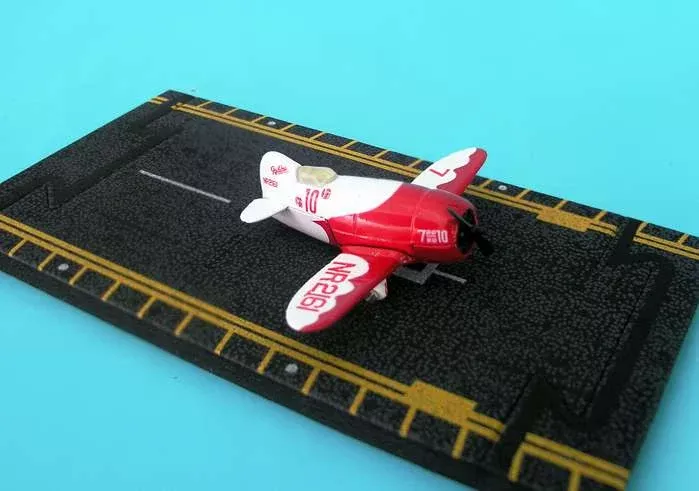 HOT Wings GEE BEE